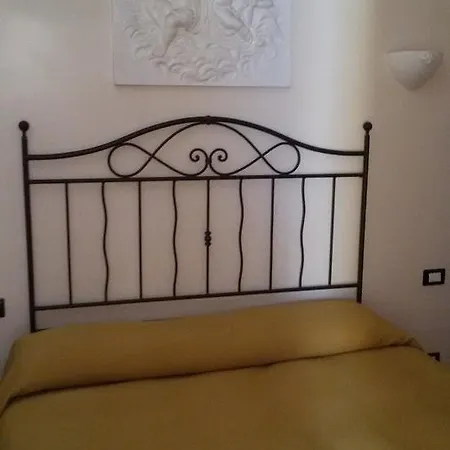 Hotel Bella Napoli 2*