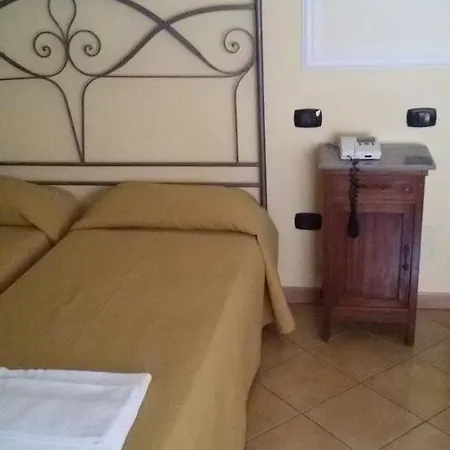 Bella Napoli فندق 2*